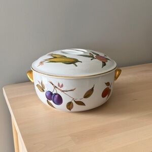 Royal Worcester Evesham Gold Casserole – Harvest Motif with Lid Pinch Handle